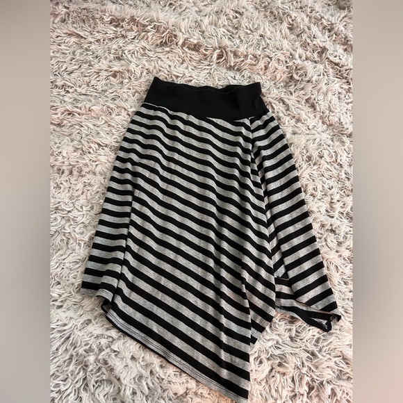 Women's black & grey Skirt, Size Small - Picture 6 of 9